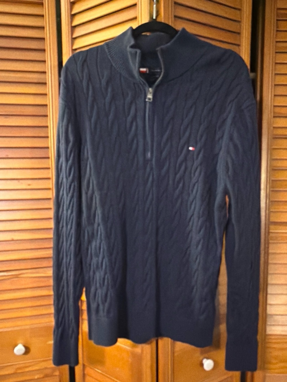 Men’s Large Navy blue Tommy Hilfiger cable knit quarter zip sweater